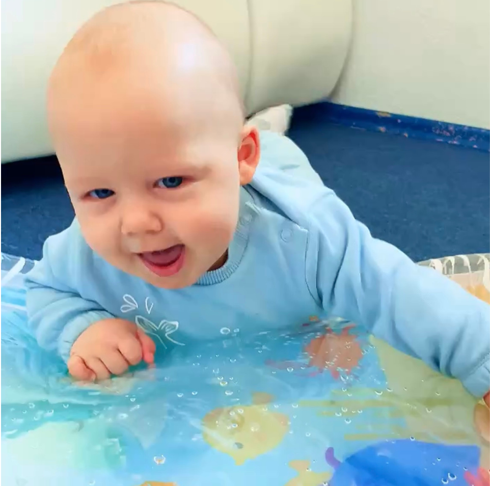 ⭐ Baba vízi játszószőnyeg