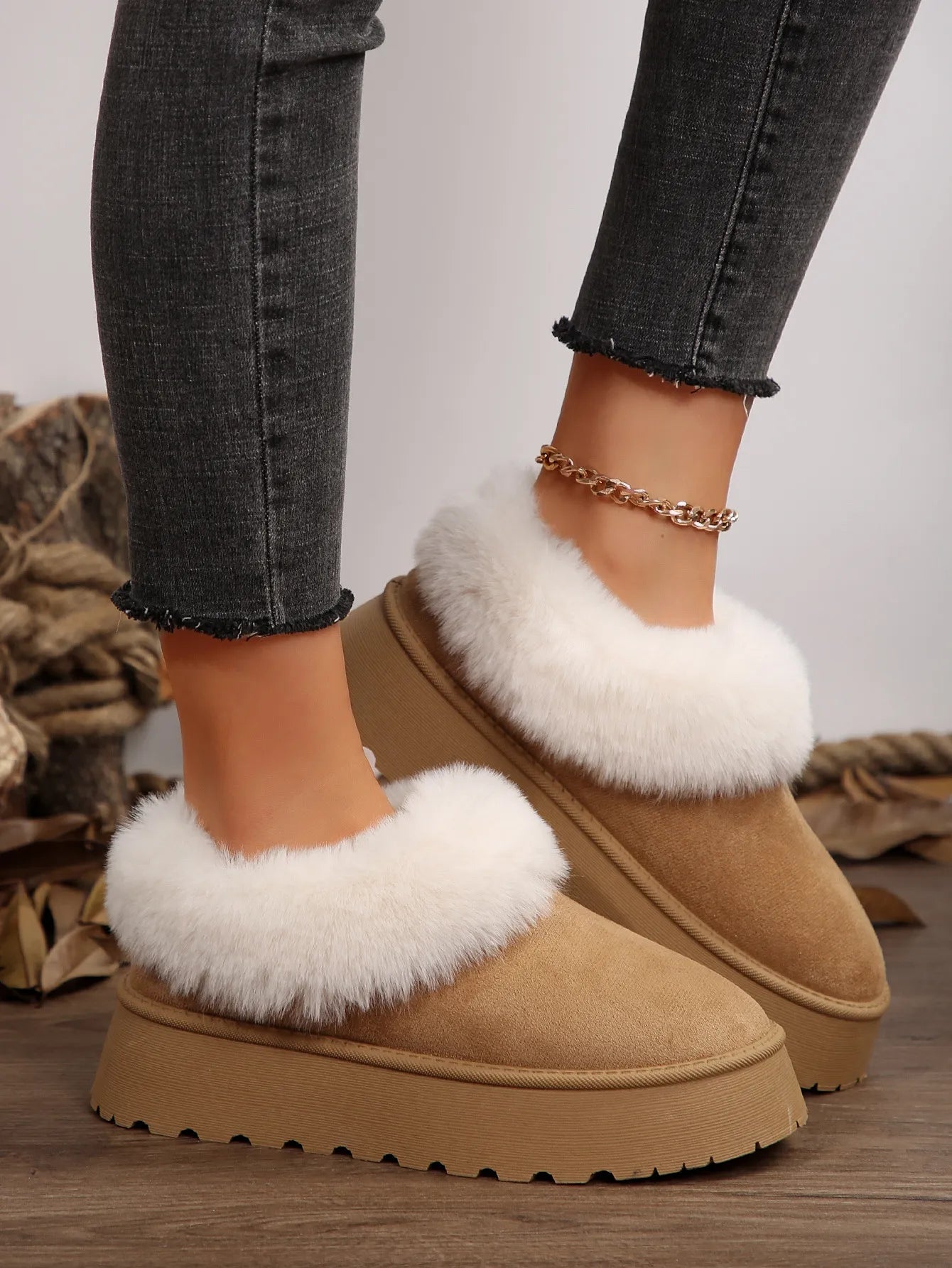 Schneeflöckchen Boots – Flauschige Damen-Stiefeletten für kalte Tage